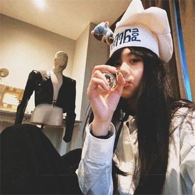 深夜中的企鹅
